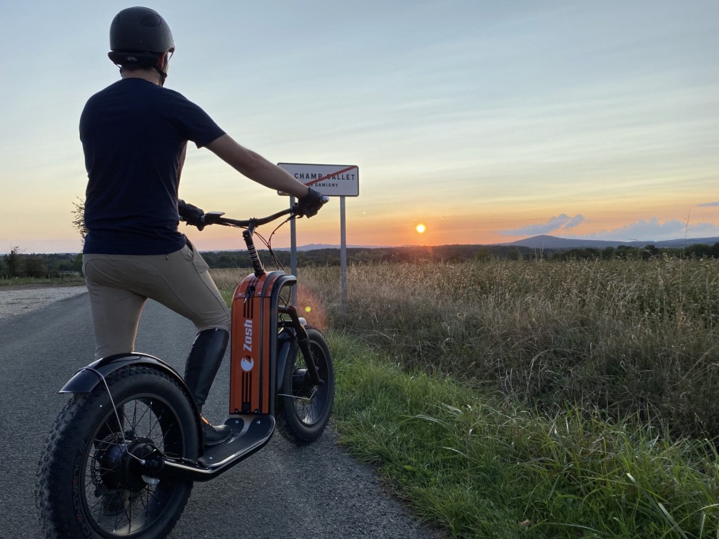 The state-of-the-art high-end electric scooter, adapted to all your needs