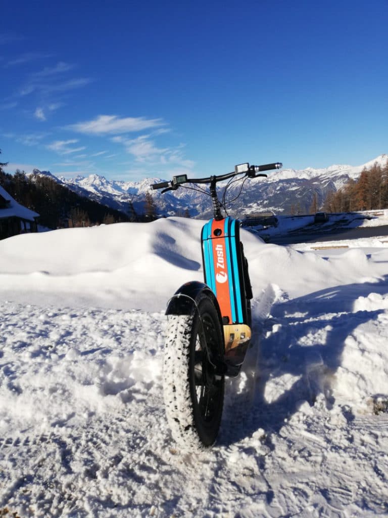 Trottinette électrique pour rouler sur la neige