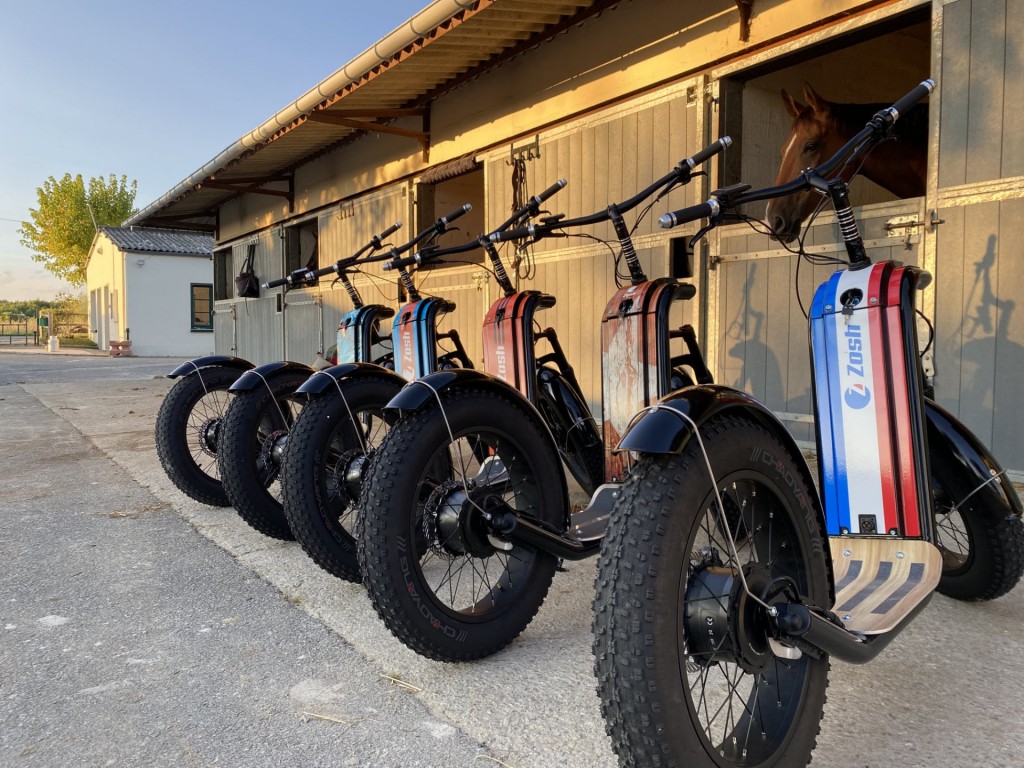 une trottinette électrique homologuée route