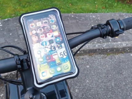 Magnetic phone holder ideal for using your GPS