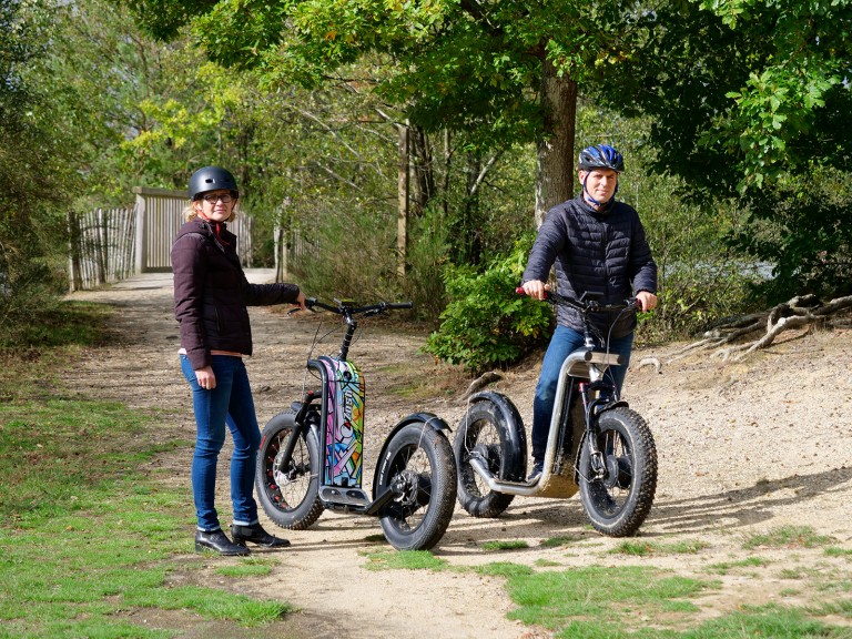 Un scoot électrique idéal pour des randonnées en forêt, à la montagne, à la plage ou pour le bitume. La polyvalence selon Zosh !