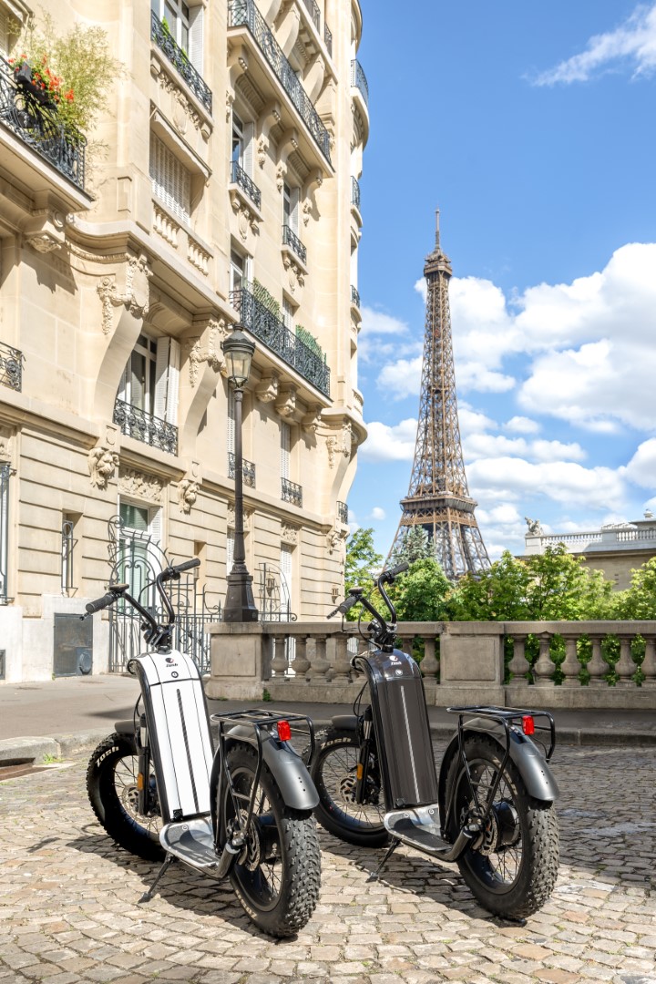 Innovante, ludique et pratique. La trottinette tout-terrain Zosh ALL ROAD est votre partenaire mobilité idéal pour vos trajets urbains au quotidien !