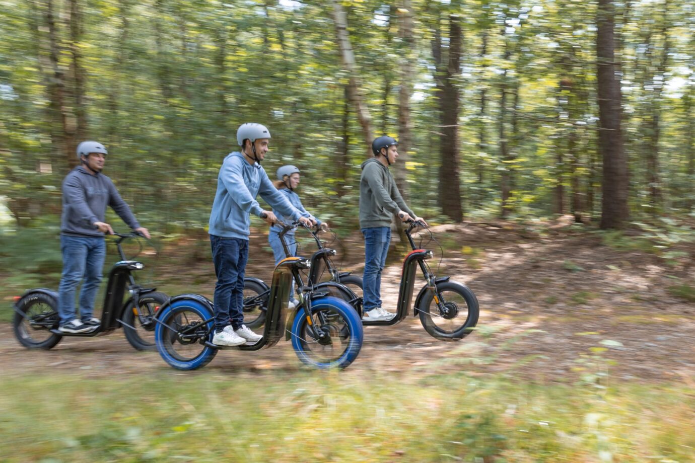 Une trottinette électrique tout-terrain à grande autonomie